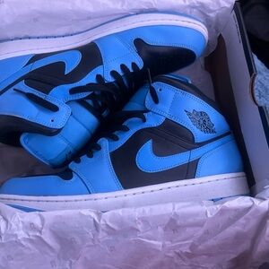 Nike Men's Black and Blue High-Top Sneakers